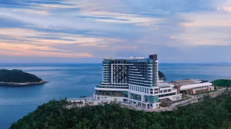 SOL BEACH NAMHAE Отели в г. Намхэ