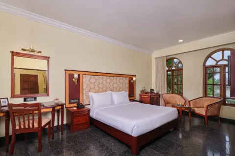 Sterling Lake Palace Alleppey