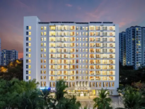 JINGHUAHOTEL Hotels near Yazhouwan Railway Station