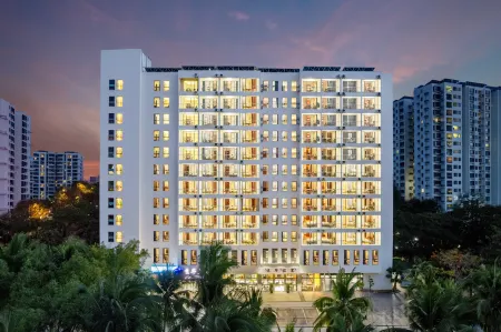 JINGHUAHOTEL Отели рядом с достопримечательностью «Yacheng Confucius Temple»