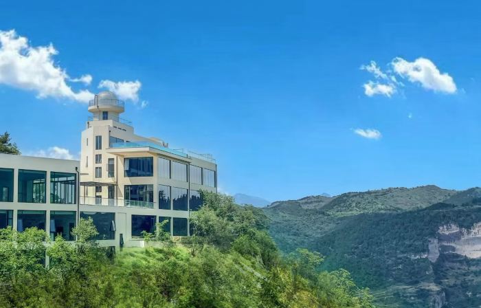 Yunjie Qingsongling Resort Hotel