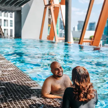 Scarletz Luxury KLCC • Rooftop Pool • Walk to Petronas Twin Towers Отели рядом с достопримечательностью «Конгресс-центр The Intermark»