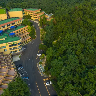 Chinese health care Zhongxia Garden Hotel（Dalian Fujiazhuang Beach Bathing Area） Hotels near Yinshatan Bathing Spot