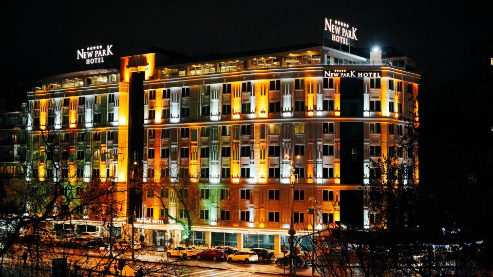 NEW PARK HOTEL
