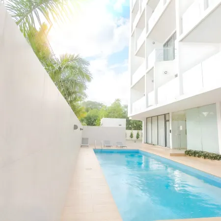 Accra Luxury Apartments at Pine Court Отели рядом с достопримечательностью «TEMP BOOTH F 787/1 (AMERICAN EMBASSY»