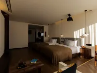 Shangri-La Moye Xingyu Designer Oxygen Manor Hoteles cerca de Napahai Tourism Area Dala Scenic Spot