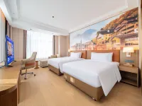 Vienna Hotel (Uxin Banner Tuke Town) - parking