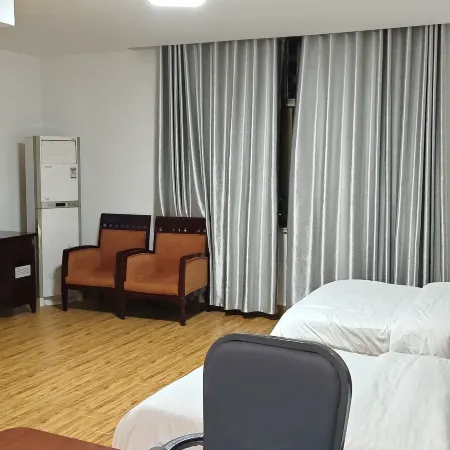 Luoshan Jincheng Express Hotel