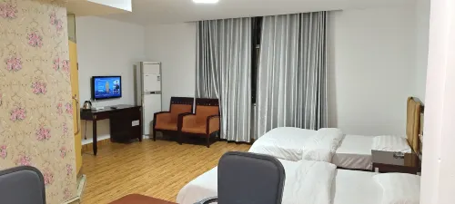 Luoshan Jincheng Express Hotel