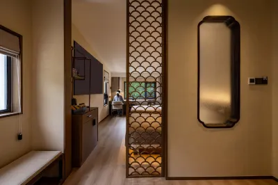 Floral Hotel·Mountain Retreat in the Clouds (Putuo Mountain Ten Thousand Buddhas Pagoda Hotel) Hotels in Zhoushan