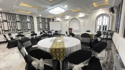 Swiss-Belexpress Palu Отели в г. 