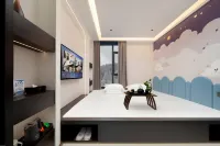 Xuexiang Ruixue Yunting Hotel