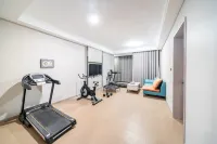 Hejing Hongxiang Hotel (Hejing County Government)