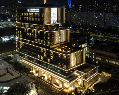 Wuzhou Sports Center Hotel Hotels near Huaxin Station