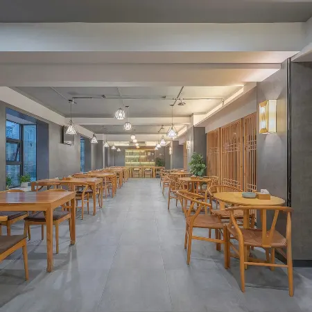 Jingfang E-sports Homestay (Tongchuan Bridge Shenghua Plaza)
