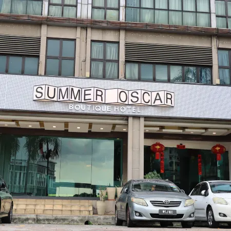 Summer Oscar Boutique Hotel Отели рядом с достопримечательностью «Торговый центр Summit USJ»
