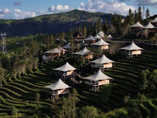 Yixiangshan Camp and Banshan Hotel