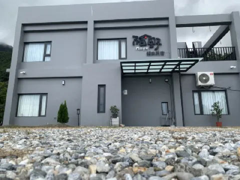 Mo Ye Hotel dekat Jembatan Cihmu