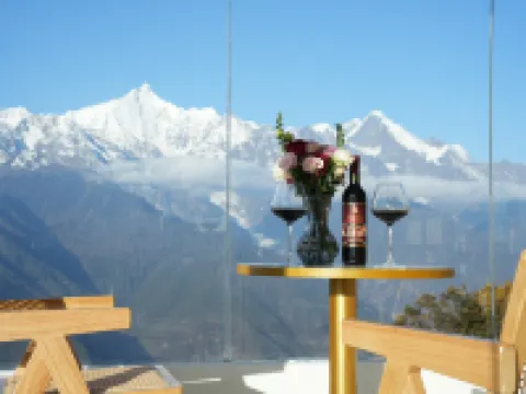 VillaCourtyard · Meili Shanzun Chinese Inn (Feilai Temple Scenic Area) Hotels in Deqin