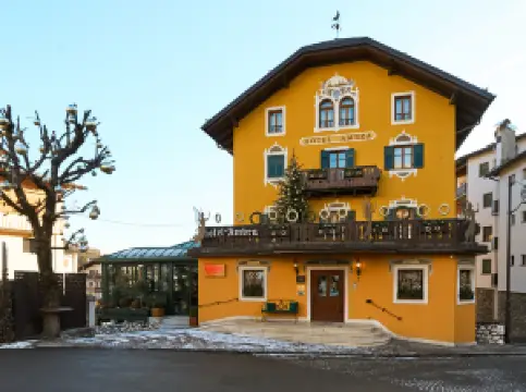 アンブラ コルティーナ ラグジュアリー & ファッション ブティック ホテル