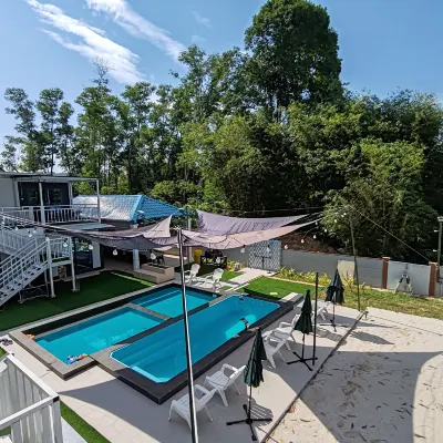 Galaxy Homestay (Muslim) Hotels near MAPS Perak