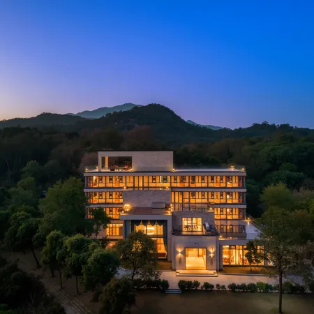 Ruoyi ROY (Huizhou Boluo Mount Luofu)