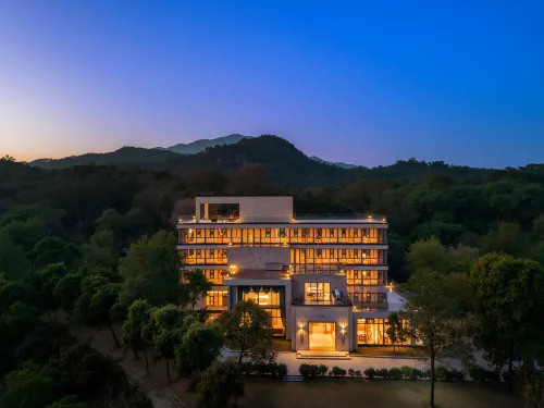 Ruoyi ROY (Huizhou Boluo Mount Luofu) - شرفة