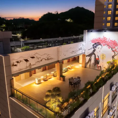 Qianshan Heyue Hotel