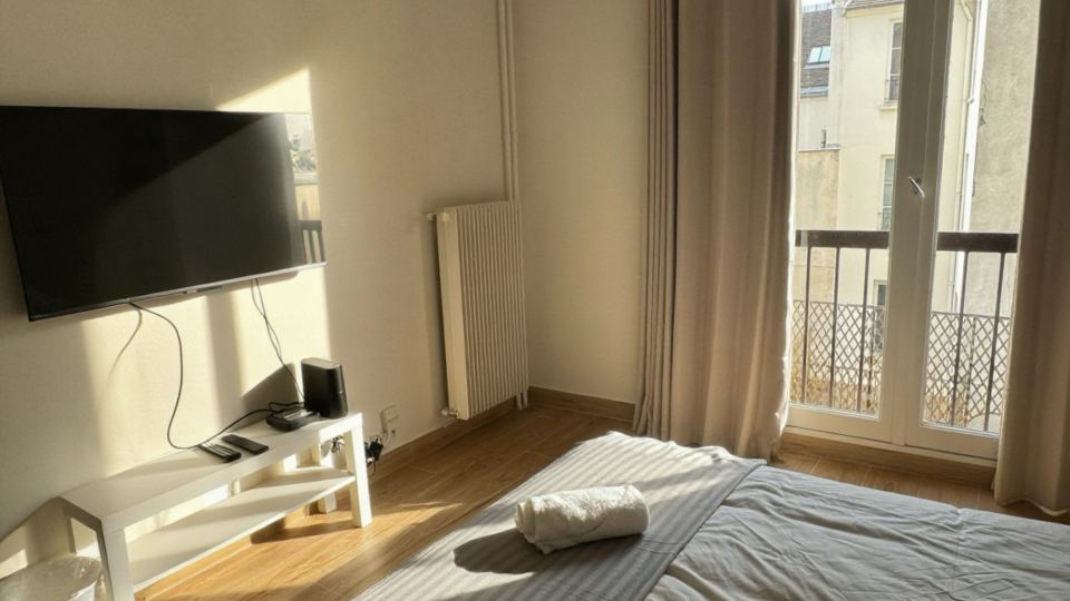 Fully refurbished studio in the prime heart of Le Marais