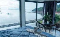 Room in front of Sunset Beach - Homestays