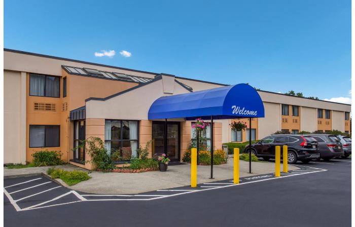 All Seasons Inn & Suites Smithfield Providence
