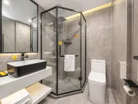 IU Hotel (Chifeng Hongshan Pedestrian Street)
