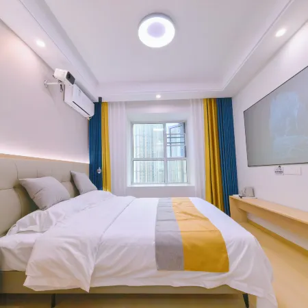 Qifenghu Light Luxury Art Giant Screen Guesthouse (Xiaogan Wanda)