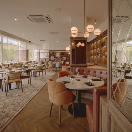 Mount Royal Hotel Edinburgh by The Unlimited Collection Отели рядом с достопримечательностью «Музей «Наша динамичная Земля»»