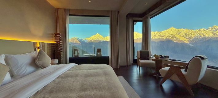 Meili Konggu Snow Mountain Hotels in Deqin