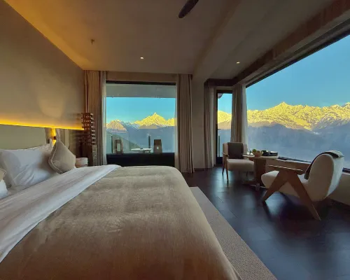 Meili Konggu Snow Mountain Hotels in Deqin