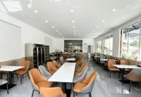 天厚飯店（德宏隴川目瑙縱歌廣場店） - 停車場