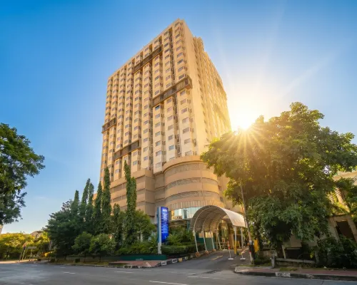 Aston Pluit Hotel & Residence Hotels near Green Bay Pluit