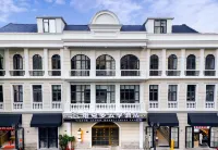 Vic Multi-Cloud Enjoy Hotel - Barer