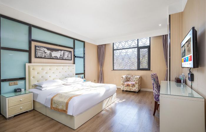 Xinmi Tianze Hotel (Zhongqiang Guangnian City Plaza)