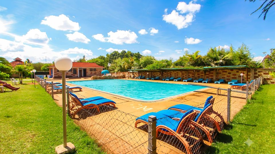 Poa Place Resort & Hotel - Where Nature Meets Comfort