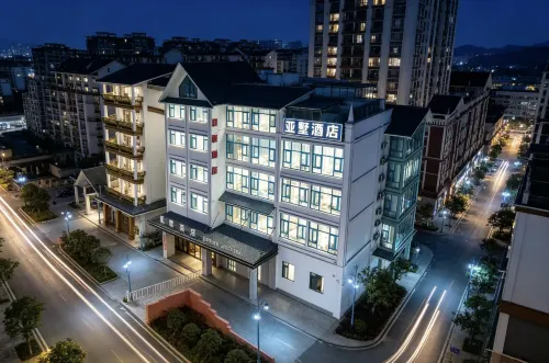 Lincang Yashu Hotel (Yulong Lake Park Wa Culture Square) - 2-Star