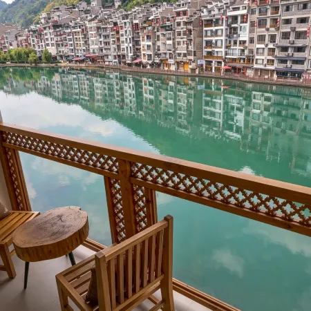 Yunye Yuna Girl Riverside Smart Homestay (Zhenyuan Ancient Town Xindaqiao)