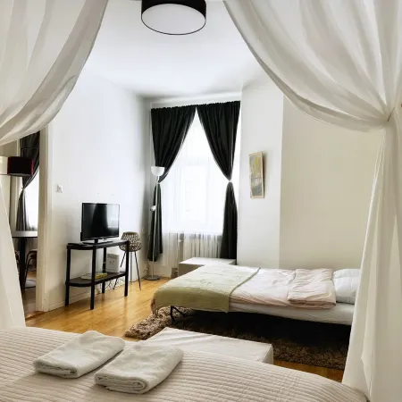 1BR Demure Design & Urban Living in Kamppi