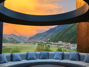 Black Stone Hotel