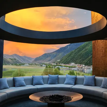 Black Stone Hotel