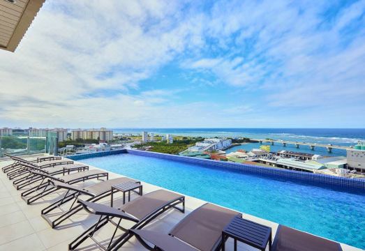 호텔 알라 쿠주 오키나와의 야외 수영장 이미지