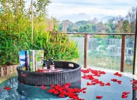 Qingcheng Mountain flowers fall twelve courtyard Hotel di Dujiangyan