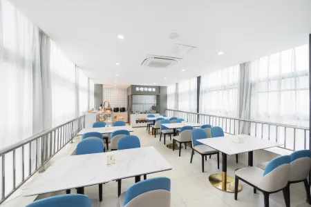 Starway Hotel (Suzhou Luzhi Ancient Town) Отели рядом с достопримечательностью «Wansheng Rice Merchants»