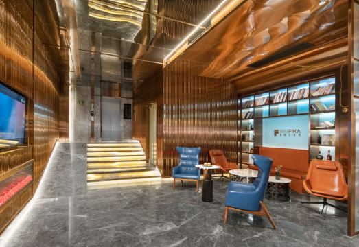 호텔 로비 및 휴게 공간